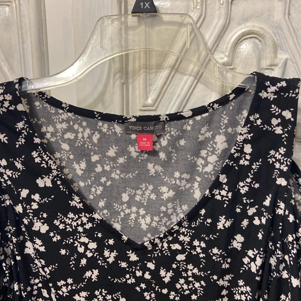 Vince camuto elegant top
